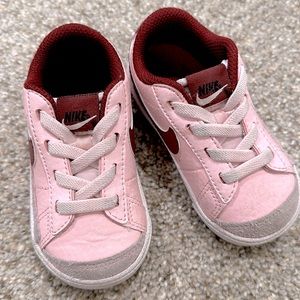 Girls Nike Blazer Low ‘77 Pink/Beetroot Size 5